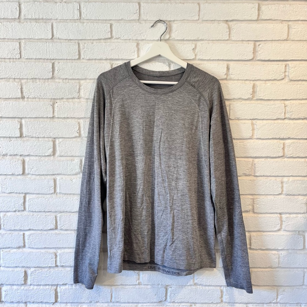 Lululemon Live In Practice Grey Long Sleeve Athletic Shirt Mens Size Large